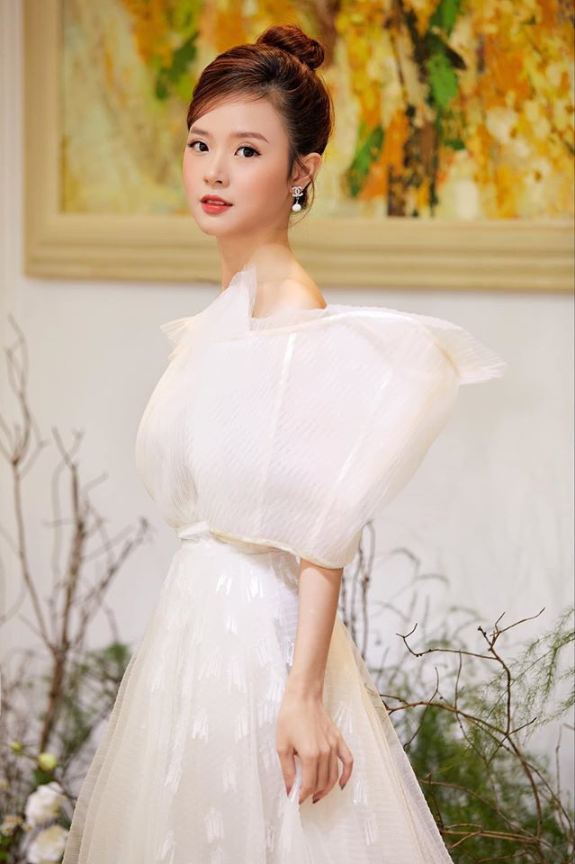 Sau khi chia tay thiếu gia Phan Thành, hiện tại cô chưa công khai hẹn hò ai. Ảnh: Tổng hợp Facebook