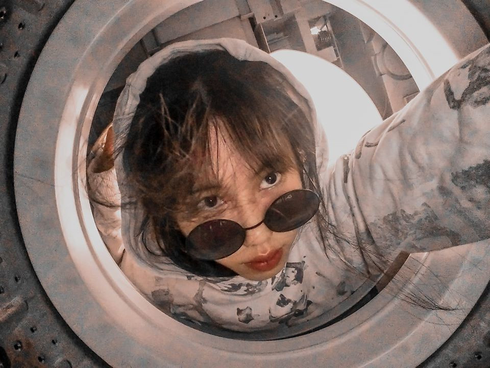 Vào khoảng đầu năm 2020, cư dân mạng sôi sục với trào lưu sống ảo bên lồng máy giặt. Nghe có vẻ kỳ lạ nhưng thực tế đã cho thấy sức hút vô cùng ảo diệu của trào lưu này.