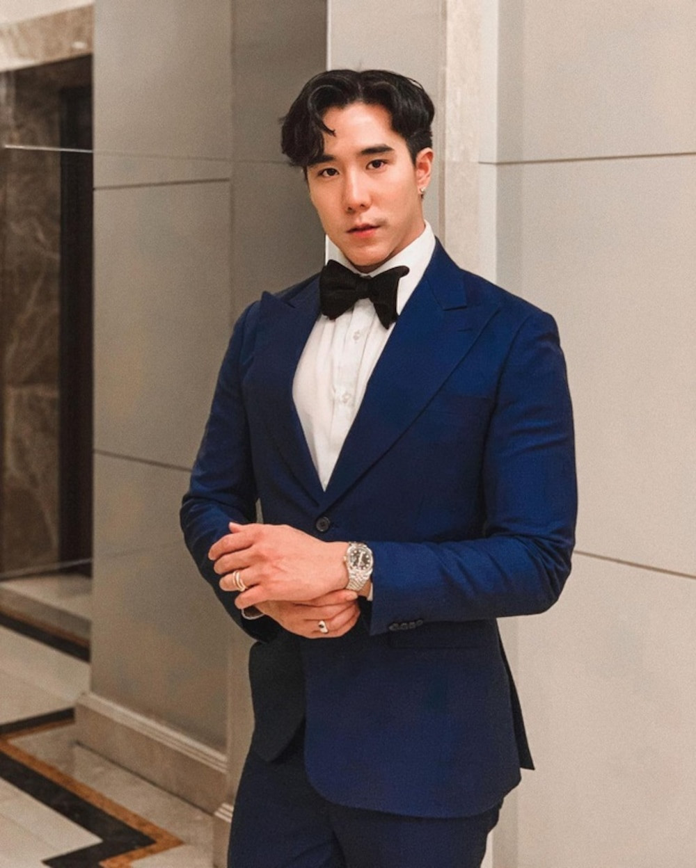 Từng là thành viên của nhóm nhạc K-OTIC nên anh được dân mạng đánh giá cao về gu thẩm mỹ và cách phối đồ.