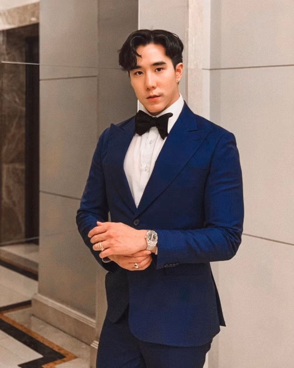 Từng là thành viên của nhóm nhạc K-OTIC nên anh được dân mạng đánh giá cao về gu thẩm mỹ và cách phối đồ.