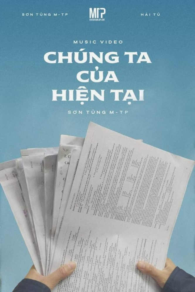 Chúng ta của hiện tại chẳng có gì, chỉ có một xấp đề cương, đề thi, bài tập phải ôn thôi. Ảnh: Tổng hợp Internet