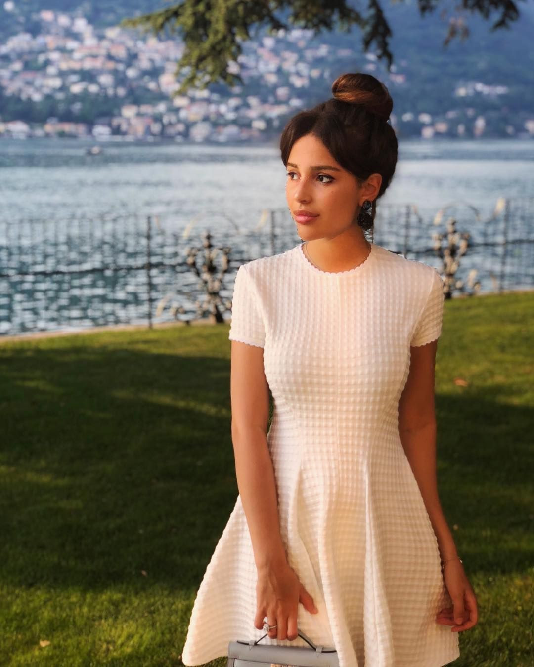 Diana Manasir thường xuyên đi du lịch và nghỉ dưỡng tại những địa điểm nổi tiếng và đắt đỏ trên thế giới.