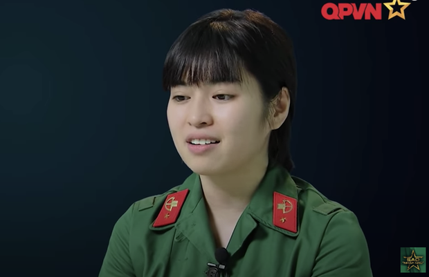 Phía dưới đoạn clip cắt trên kênh YouTube của chương trình, dân mạng đã để lại rất nhiều bình luận chỉ trích thái độ của Khánh Vân. Thậm chí trên MXH còn xuất hiện group anti nữ diễn viên Mắt Biếc được tạo vào ngày 24/11 (trước 1 tuần Sao Nhập Ngũ phát sóng tập 1). Ảnh: Cắt từ chương trình