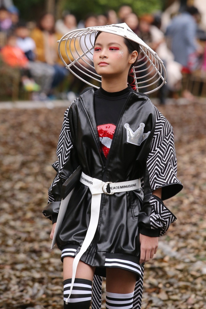 Sở hữu vóc dáng cao và khuôn mặt thu hút, Bảo Anh rất nổi bật trước ống kính. Trong một vài bức ảnh chụp, thần thái của cô bé không thua kém người mẫu chuyên nghiệp. Ảnh: Mai An