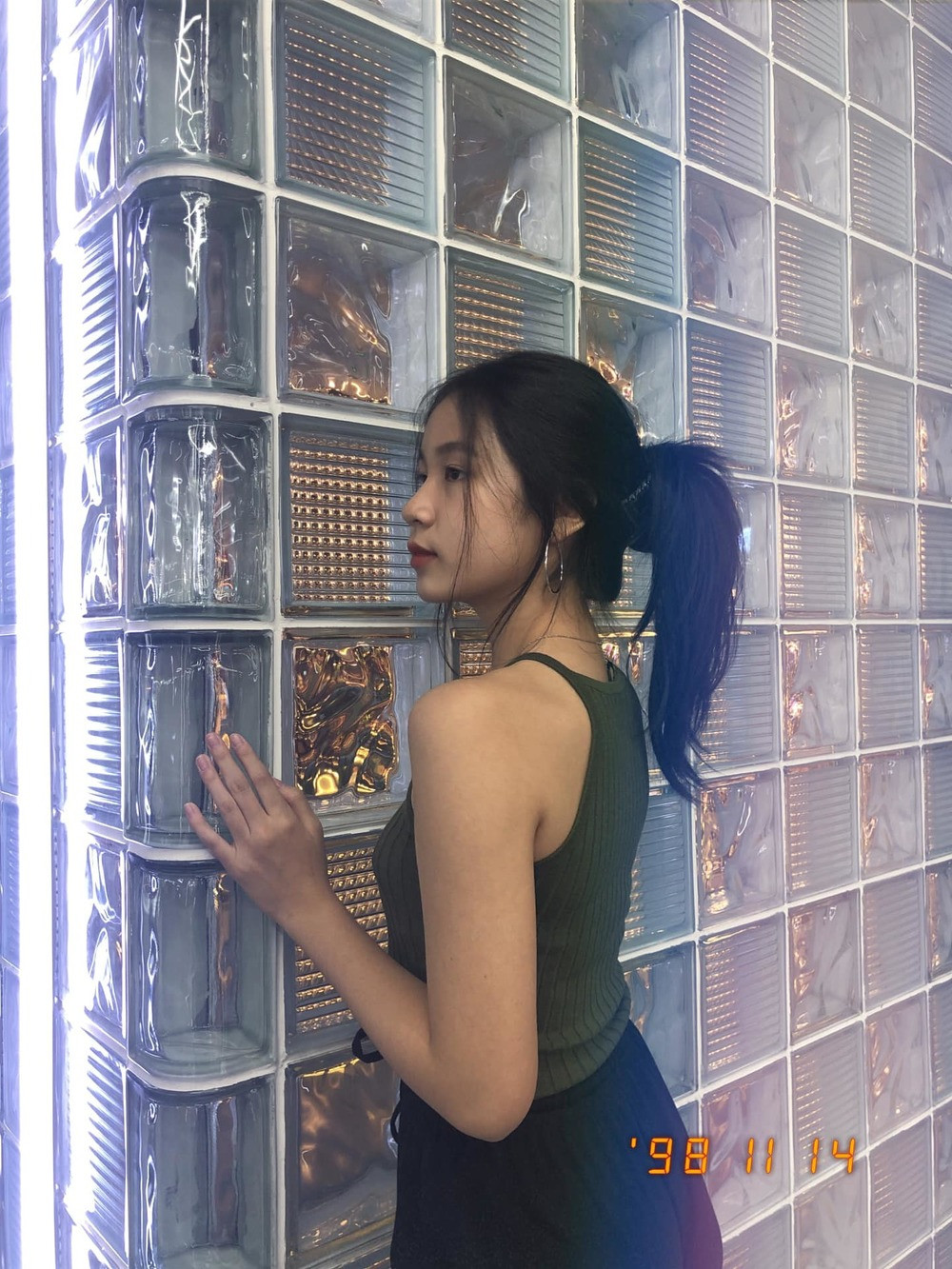 Mimi Lưu còn có tài năng hát, nhảy, đặc biệt là niềm đam mê âm nhạc di truyền từ gia đình.