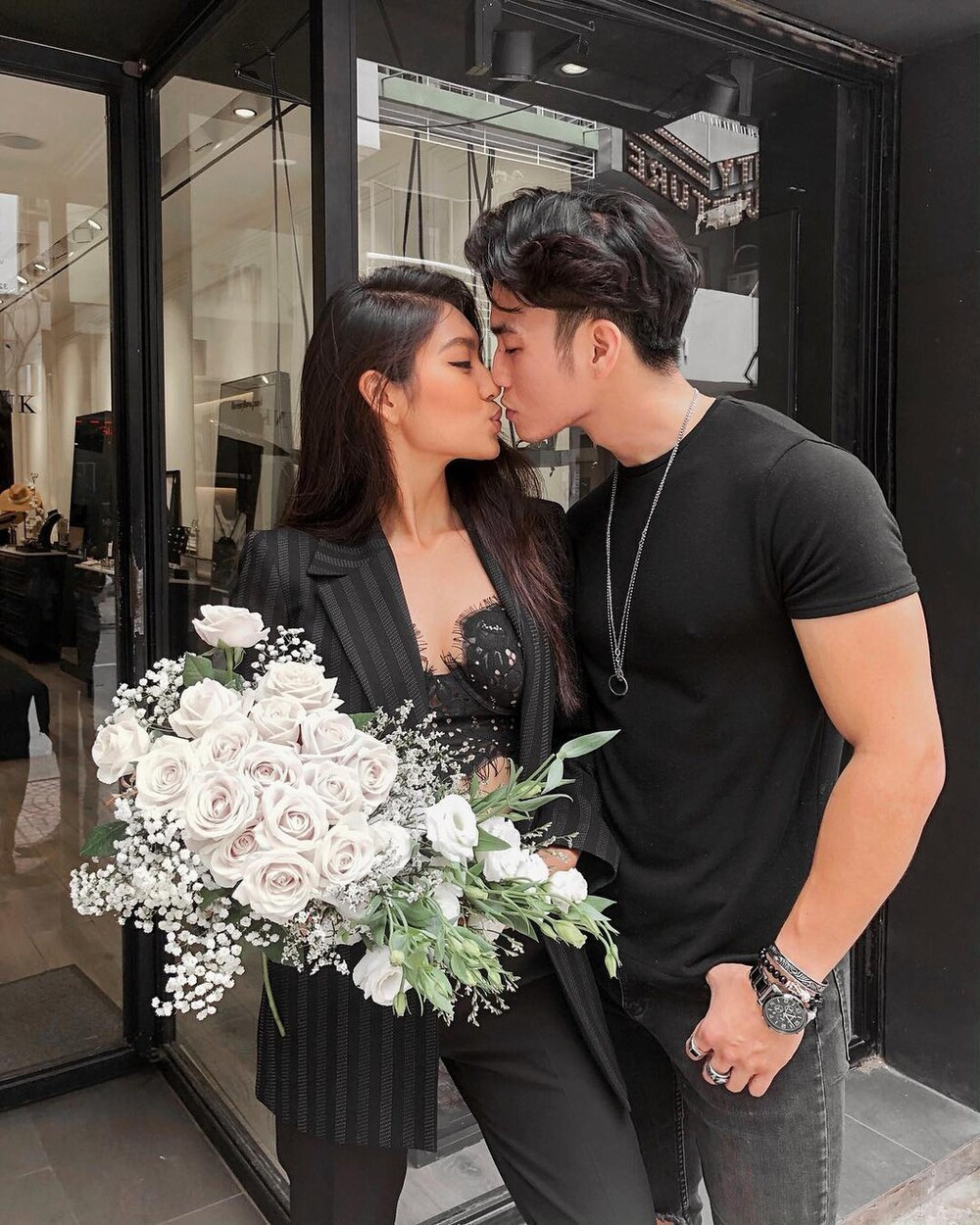 Dù đẹp đôi và được nhiều người tác hợp nhưng cả hai đã đường ai nấy đi sau hai năm hẹn hò.