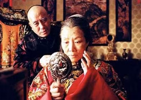 Tai sao Tu Hy thai hau lai can 100 nguoi hau khi di tam?-Hinh-9