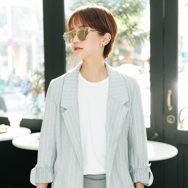 "Chưa bao giờ tôi hết day dứt khi để mình thả trôi cho tình yêu này"