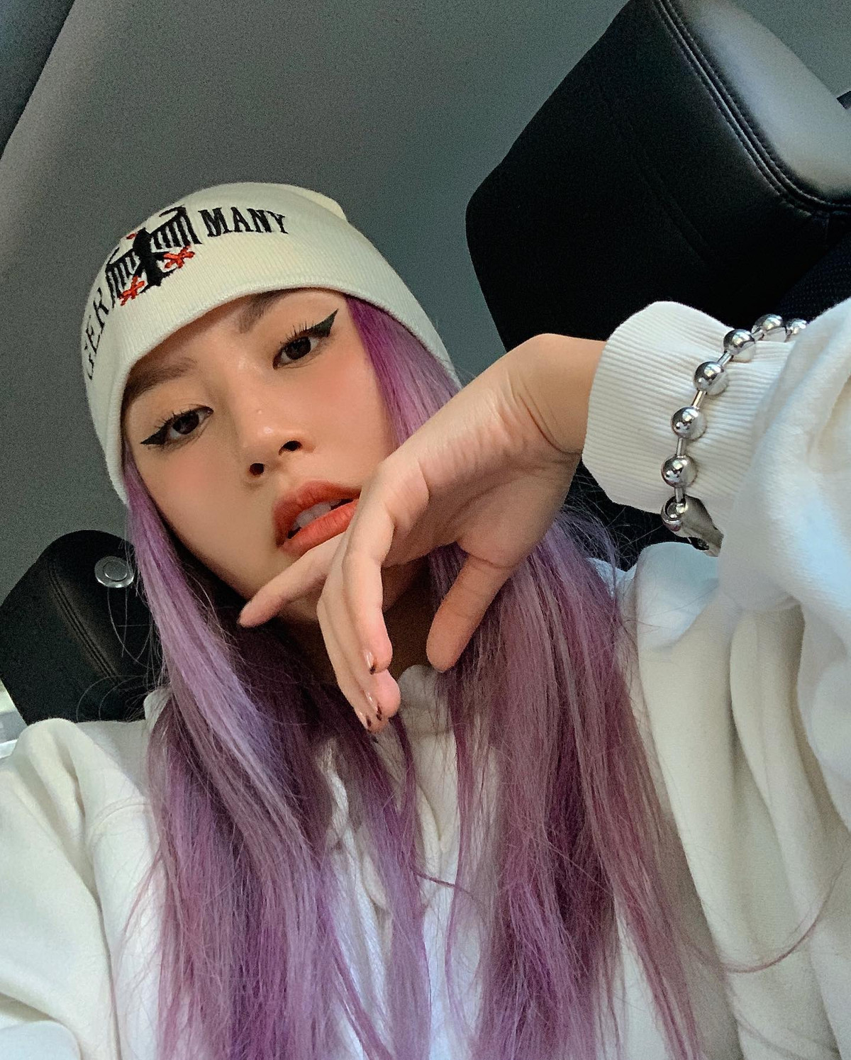 Có thể nói, Quỳnh Anh Shyn là một trong những hot girl sở hữu sức nóng lâu dài và bền vững nhất. Ảnh: Facebook, Instagram nhân vật