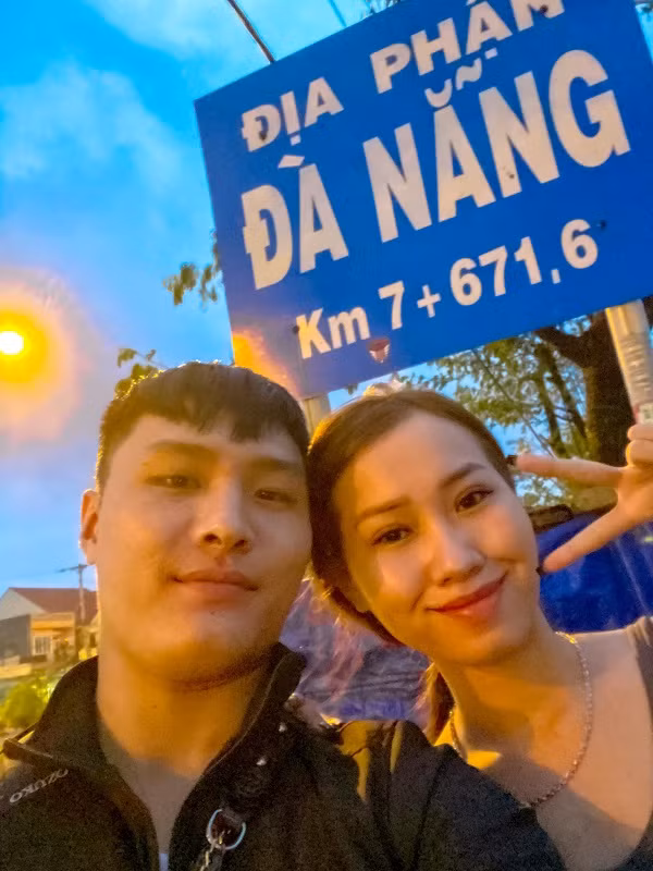 Năm 2018, hai bạn cùng nhau bỏ tiền tiết kiệm trong 6 tháng để thực hiện chuyến đi này. Sau đó, cả hai lên kế hoạch nhưng vì dịch bệnh phải điều chỉnh thời gian thực hiện.