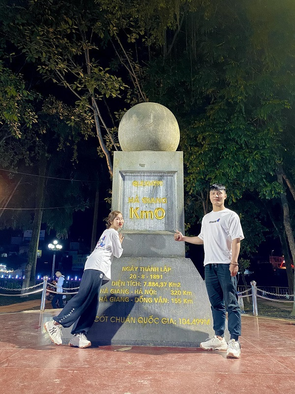 Hành trình phượt của đôi bạn trẻ đã tiếp thêm nguồn năng lượng mới cho giới trẻ hiện nay. Ảnh: Facebook nhân vật