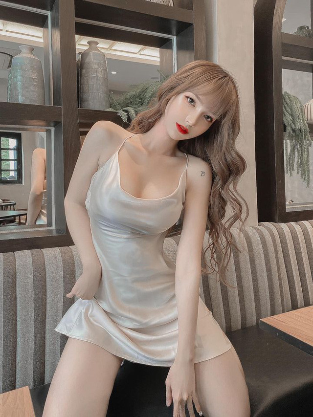 Hot girl Việt chuyển giới khiến báo nước ngoài chú ý là ai? Hot girl Viet chuyen gioi khien bao nuoc ngoai chu y la ai?