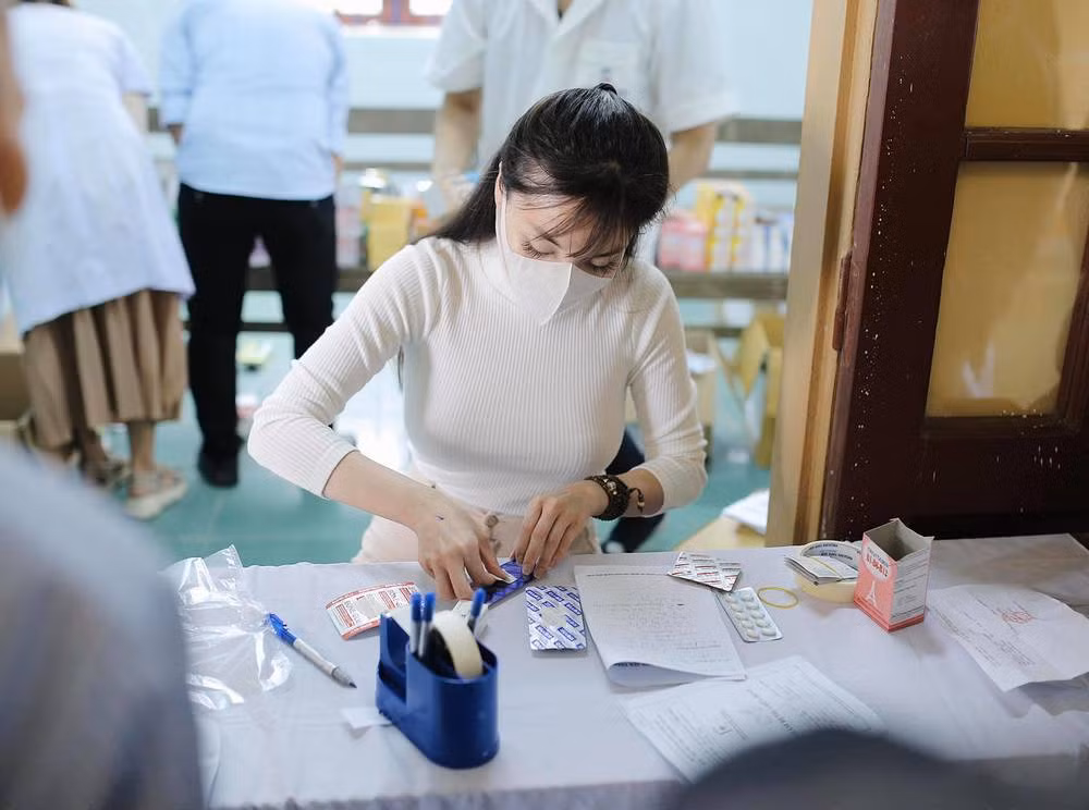 Trên trang cá nhân, Âu Hà My cũng xóa bỏ toàn bộ những thông tin, hình ảnh liên quan tới Trọng Hưng.