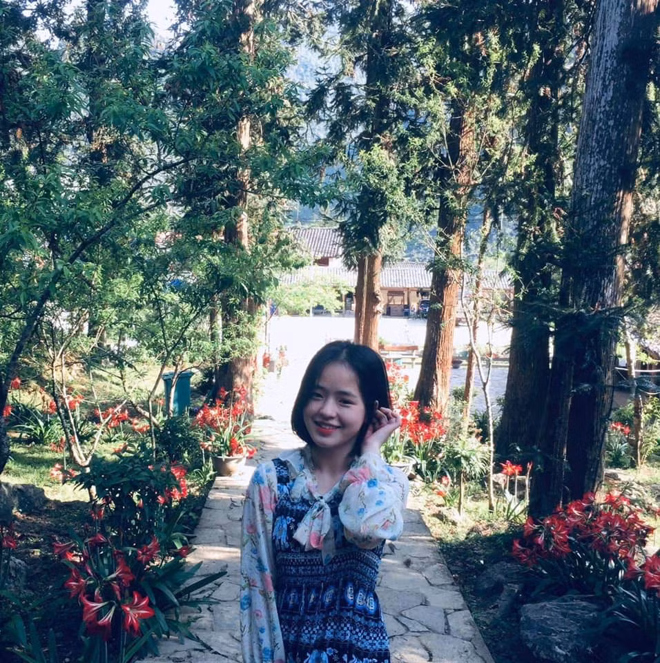 Cô bạn 10X này khiến nhiều người ngẩn ngơ vì nụ cười và nhan sắc quá trong sáng của mình. Ảnh: Facebook nhân vật