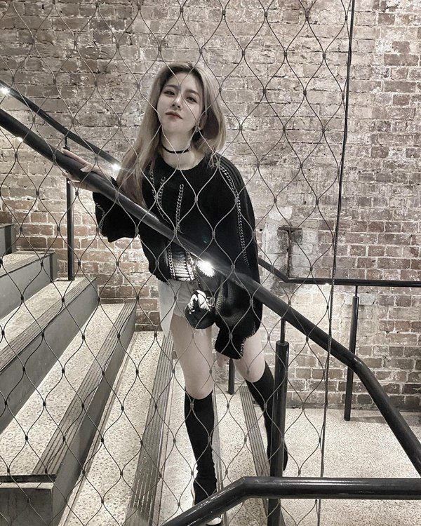 Ông Thoại Liên hiện đang định cư tại Australia, thỉnh thoảng cô mới về Việt Nam thăm gia đình.