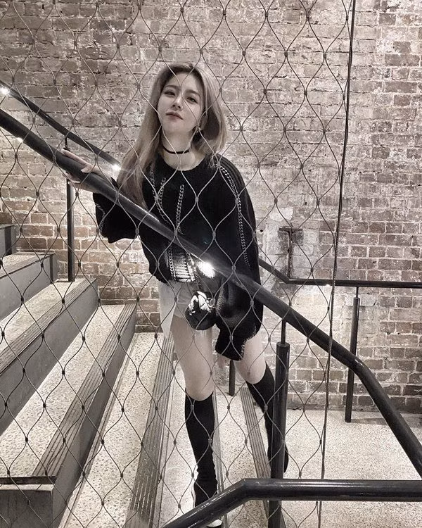 Ông Thoại Liên hiện đang định cư tại Australia, thỉnh thoảng cô mới về Việt Nam thăm gia đình.