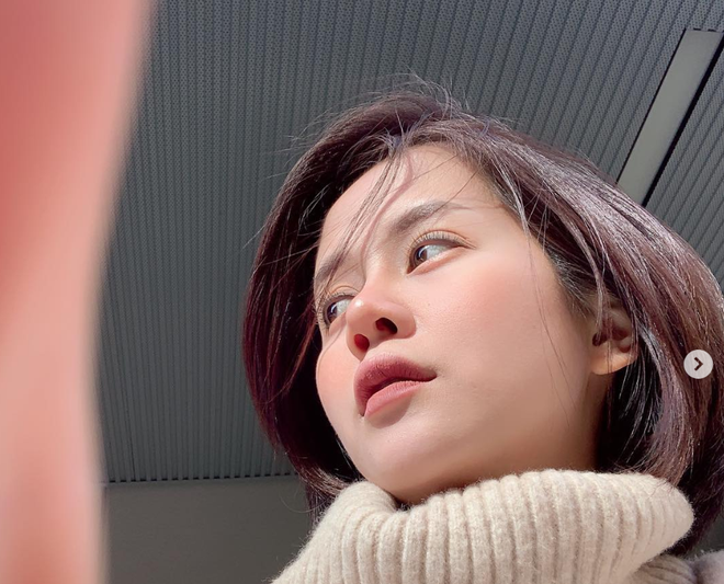 Từ khi dính tin đồn yêu người đồng giới, An Nguy và bạn gái Alex hiếm đăng tải ảnh chung trên trang cá nhân, bởi vậy khi cô nàng chia sẻ việc đang mang thai đã khiến không ít người bất ngờ.