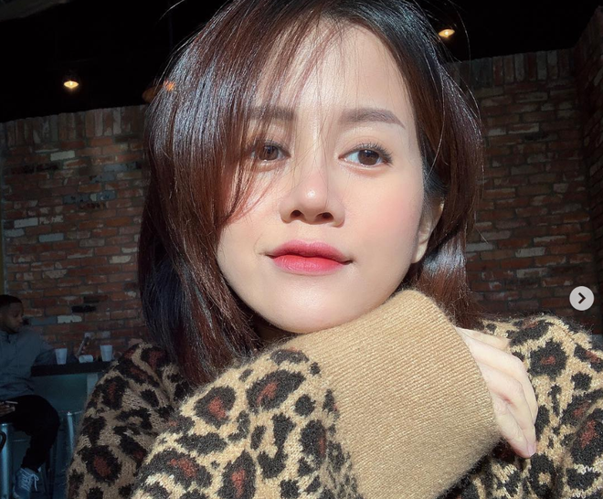 Bên cạnh lời chúc mừng, không ít cư dân mạng tỏ ra hoài nghi về độ chân thật của bức ảnh.