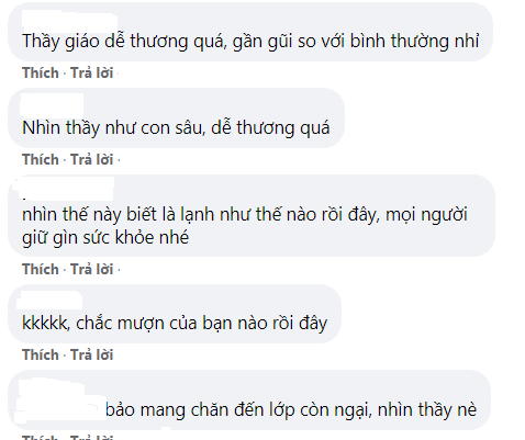 Hình ảnh này đã nhanh chóng được lan truyền trên các hội nhóm một cách chóng mặt, nhiều ý kiến đều cho rằng vị thầy giáo này rất gần gũi và dễ thương với chiếc chăn trùm kín như vậy sẽ giúp tiết học trở nên ấm áp hơn. Ảnh: Chụp màn hình