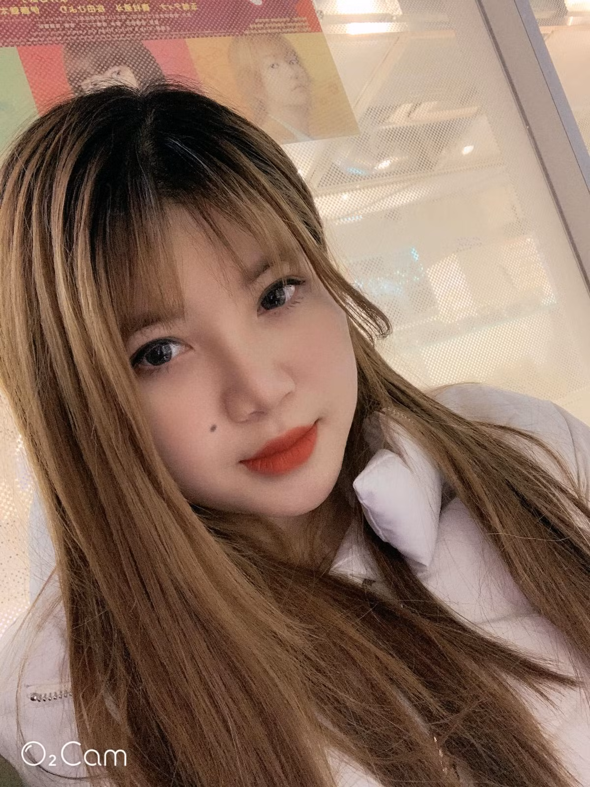 Mới đây, Thu Trang đã bức xúc lên tiếng trên trang cá nhân về những bình luận ác ý của cộng đồng mạng dành cho mình. Cô nàng chia sẻ: "Dù sao thì đã đi phẫu thuật để nó bớt rồi. Vừa lòng mọi người rồi đó. Rồi từ này mình sống vì mình, ngực chọn mình chứ mình không chọn ngực nha. Nghèo mới sợ chứ sợ gì mồm mép thiên hạ".