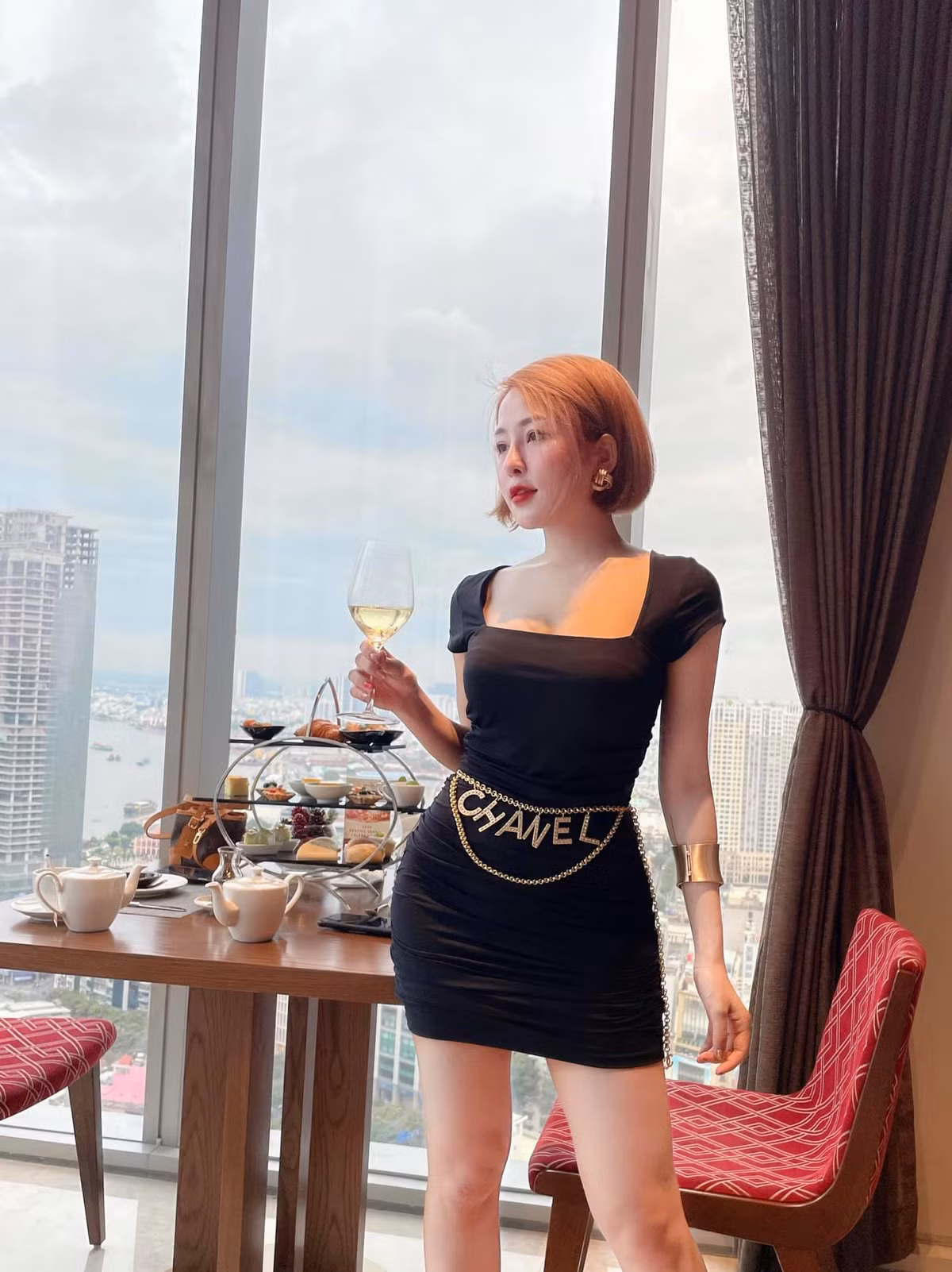 Rút lui khỏi showbiz ồn ào, nàng hot girl Trâm Anh đã lựa chọn cuộc sống yên bình, dành nhiều thời gian để đi du lịch và tận hưởng tuổi trẻ.