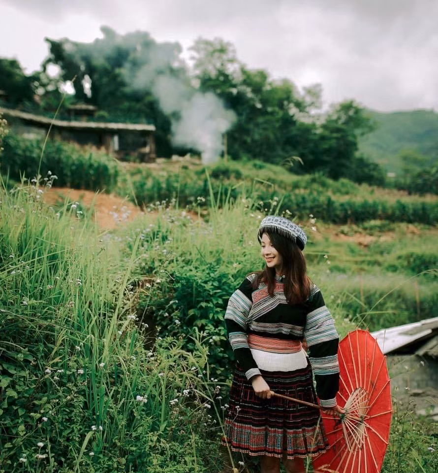 Nhan sắc của cô gái dân tộc ngày càng “lên hương” sau 3 năm nổi tiếng.