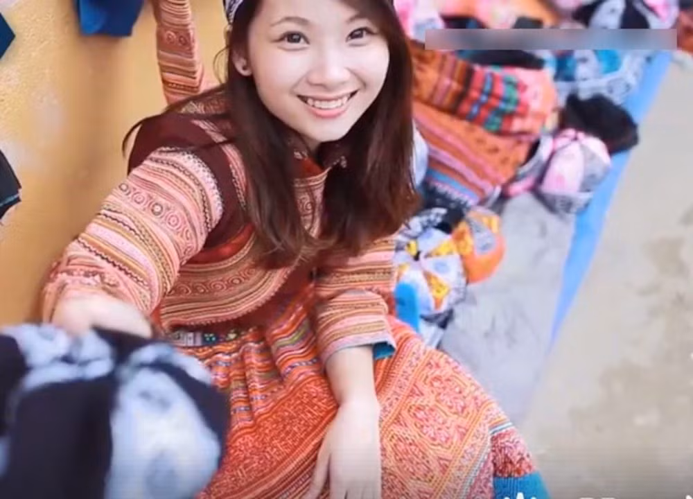 Sau khi tốt nghiệp trường Cao đẳng Sư phạm Mầm non, Trang hiện đang kinh doanh thời trang online.