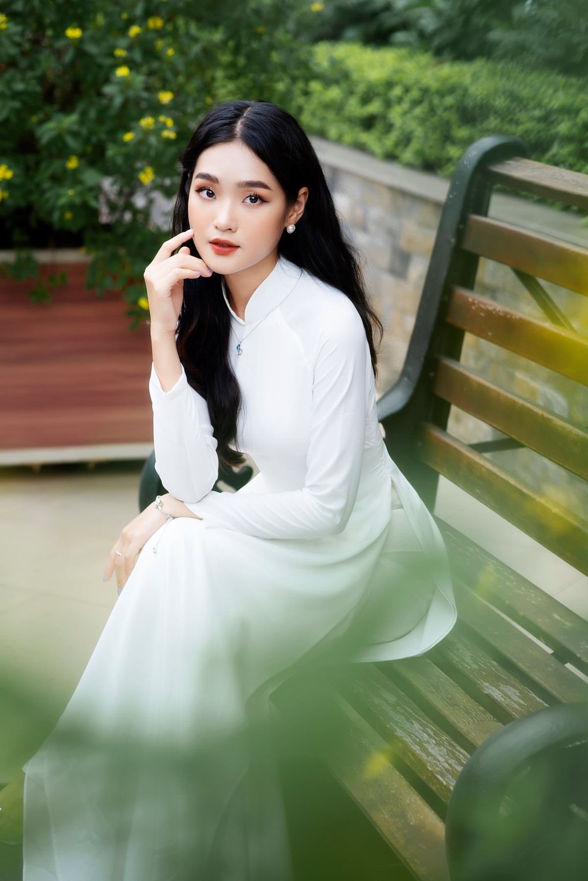 Cù Thị Trà không còn là cái tên quá xa lạ với giới trẻ trên mạng xã hội. Nữ sinh ĐH Kinh tế Quốc dân sở hữu gương mặt khả ái, vóc dáng nhỏ nhắn và nụ cười duyên dáng khiến người đối diện "say lòng".