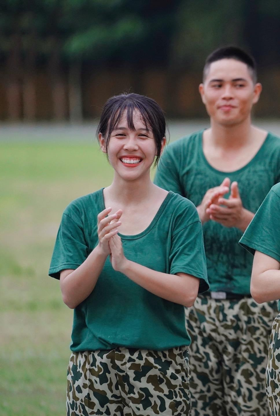 Sau khi tham gia chương trình Sao Nhập Ngũ 2020, Youtuber Hậu Hoàng đã trở thành nhân vật được cư dân mạng quan tâm.