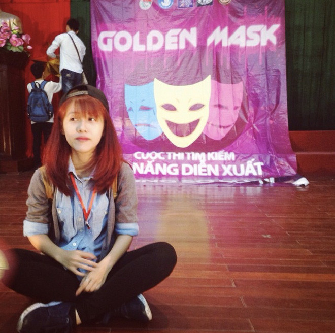 Mặc dù có sự thay đổi "lớn" về phong cách ăn mặc nhưng không thể phủ nhận một điều rằng, nhan sắc của Hậu Hoàng ngày càng trẻ trung và hack tuổi đến khó tin.