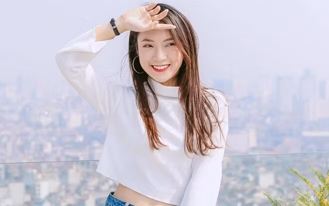 Hiện tại, Khánh Vy là sinh viên chuyên ngành Chính trị Quốc tế tại Học viện Ngoại giao, MC của một số chương trình truyền hình.