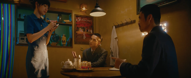 Tuy nhiên, đồ dùng và bài trí bên trong lại không khác gì nhiều quán thời nay.