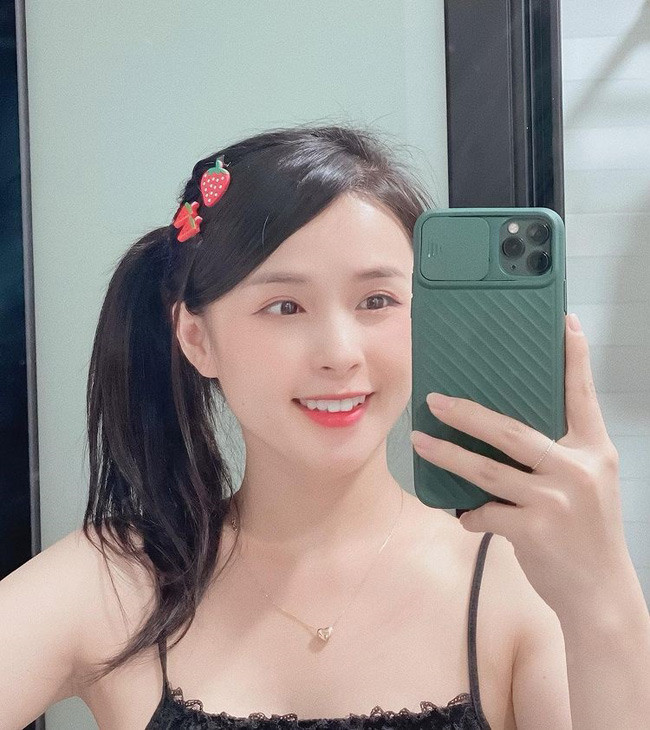 Hiện tại ngoài là một nữ streamer, hot girl Thảo Nari còn đang lấn sân làm diễn viên cho một số MV hay phim ngắn.