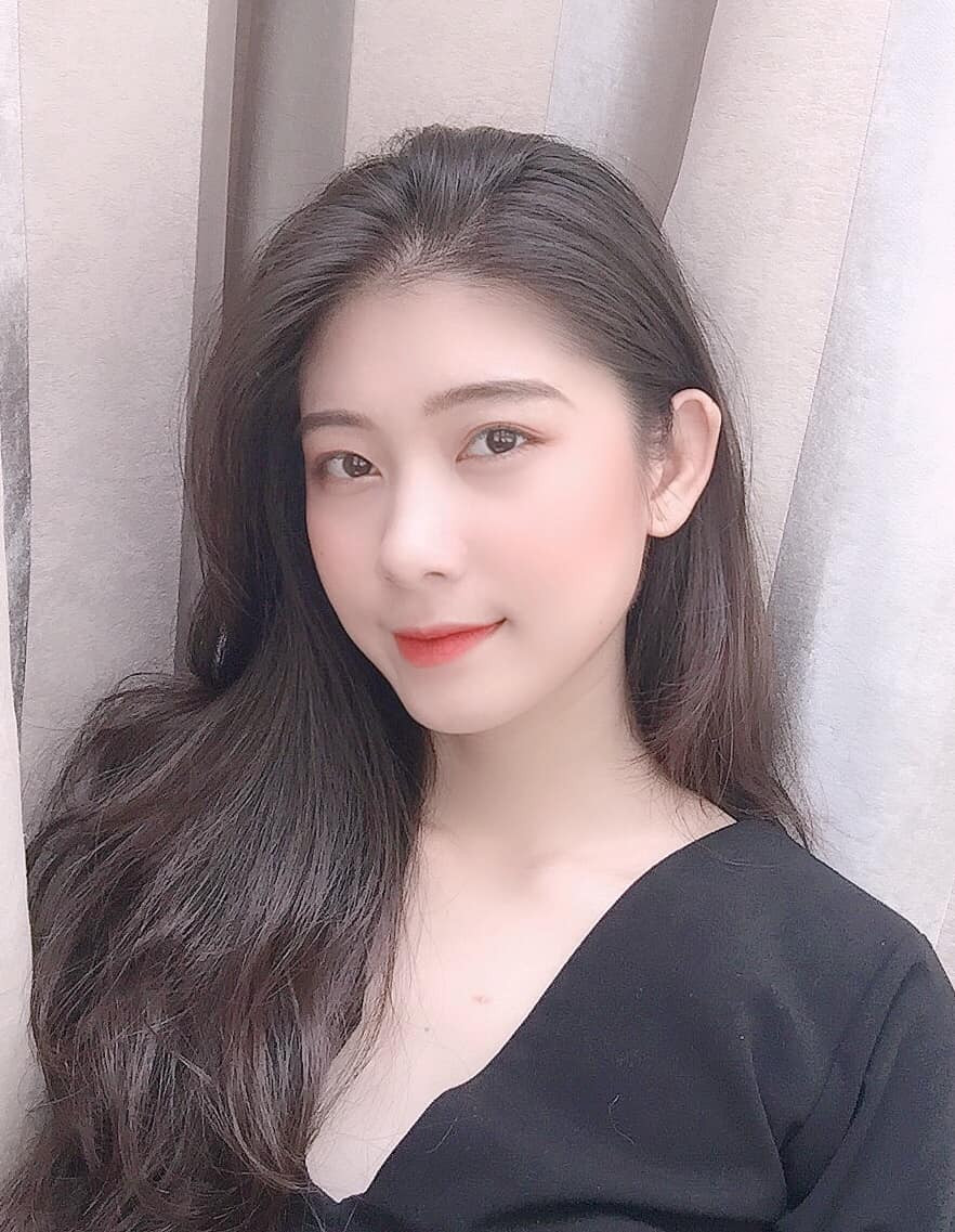 Trước khi bén duyên với Hutech, Phương Chinh từng có ý định thi vào trường Sân khấu Điện ảnh TP. HCM. Tuy nhiên, do một vài lý do riêng, cô bạn tạm gác lại giấc mơ nghệ thuật để lựa chọn hướng đi khác, đó là trở thành sinh viên Quản trị Kinh doanh.