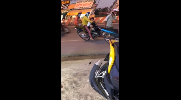 Những đoạn video ngắn thực hiện trào lưu này nhanh chóng nhận được hàng nghìn lượt thích, bình luận từ cộng đồng mạng.