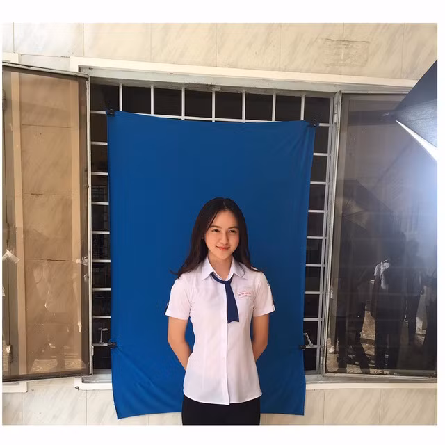 Gái xinh 2K nhanh chóng lọt vào "mắt xanh" của nhiều nhãn hàng thời trang vì có vẻ đẹp lai Tây ấn tượng dù là người Việt 100%.