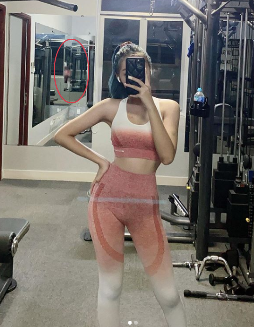 Tuy vậy, mỗi lần đăng ảnh mới hot girl "trứng rán cần mỡ" lại nhận về rất nhiều sự quan sát kỹ càng.