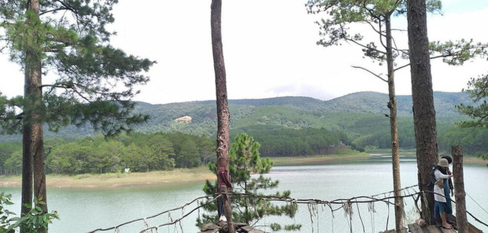 Theo đó trong chuyến du lịch Đà Lạt với bạn trai của mình, cô nàng đã hồ hở khoe những bức ảnh được chính tay bạn trai thực hiện lên mạng xã hội.