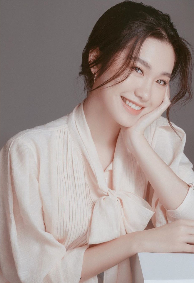 Doãn Hải My gây ấn tượng với vẻ đẹp trong trẻo đúng chuẩn "thần tiên tỷ tỷ", vóc dáng nuột nà, 3 vòng đâu ra đấy.