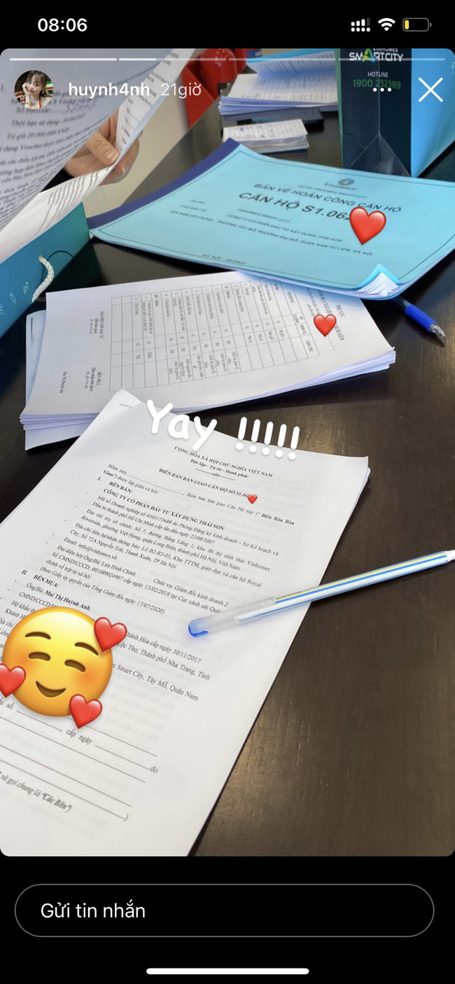 Bạn gái cũ Quang Hải đã đăng tải lên story trang cá nhân buổi bàn giao căn hộ và chính thức có trong tay chiếc chìa khóa trong căn hộ của riêng mình ở tuổi 21. Ảnh: Chụp màn hình