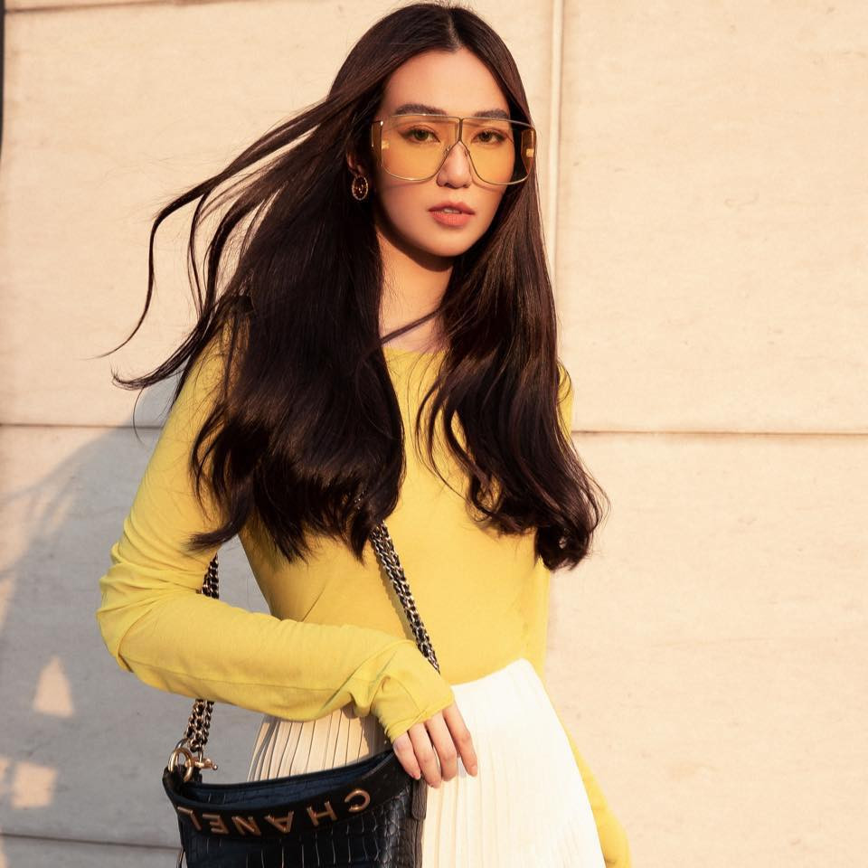 Trước đây, Khánh My ở cùng gia đình trong một căn biệt thự siêu sang ở TP HCM. Sau nhiều năm hoạt động trong showbiz cộng với kinh doanh bất động sản, Khánh My đã để dành khoản tiền kha khá để tậu một căn penthouse cho riêng mình.