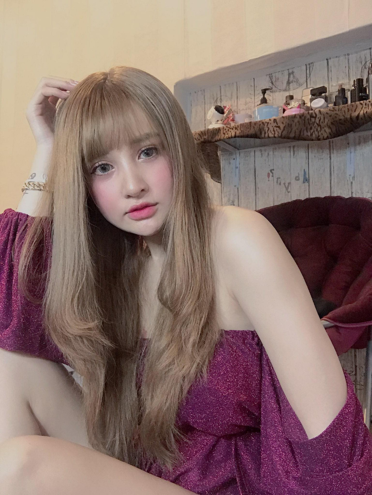 Mỗi bức hình cô nàng đăng tải nhận được lượng tương tác vô cùng cao với hàng nghìn lượt thả tim lẫn bình luận.