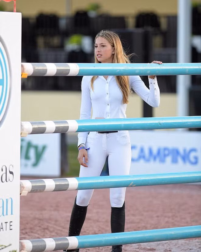 Bà Laurene Powell - mẹ của Eve từng mua trang trại 15 triệu USD ở Wellington để con gái cưng thoải mái tập luyện.