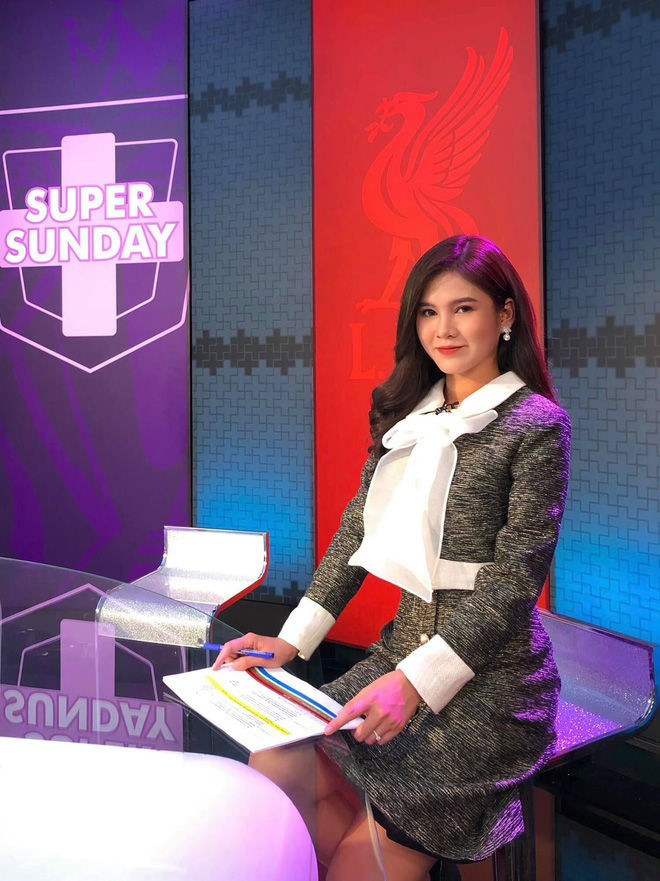 Vũ Thu Hoài (1990) là MC Thể thao của Đài Truyền hình K+. Ngoài ra cô nàng cũng được biết đến với vai trò diễn viên trong nhiều bộ phim nổi tiếng.