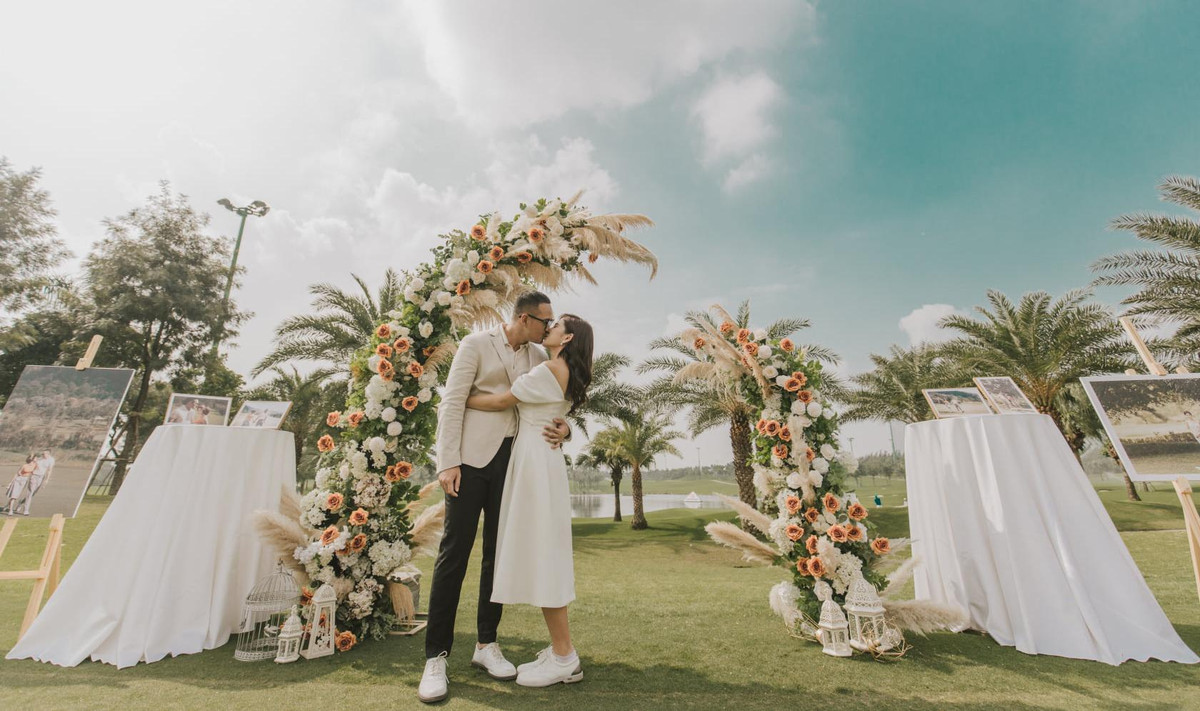 Đến hiện tại, họ đã bên nhau được hơn 1 năm và sẽ về chung một nhà sau đám cưới trong tháng 12 tới đây tại Hà Nội.