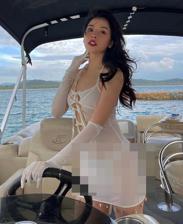 Dù chỉ chụp vài bức ảnh "sương sương" nhưng Chi Phu đã tôn lên trọn vẹn từng đường cong trên cơ thể.