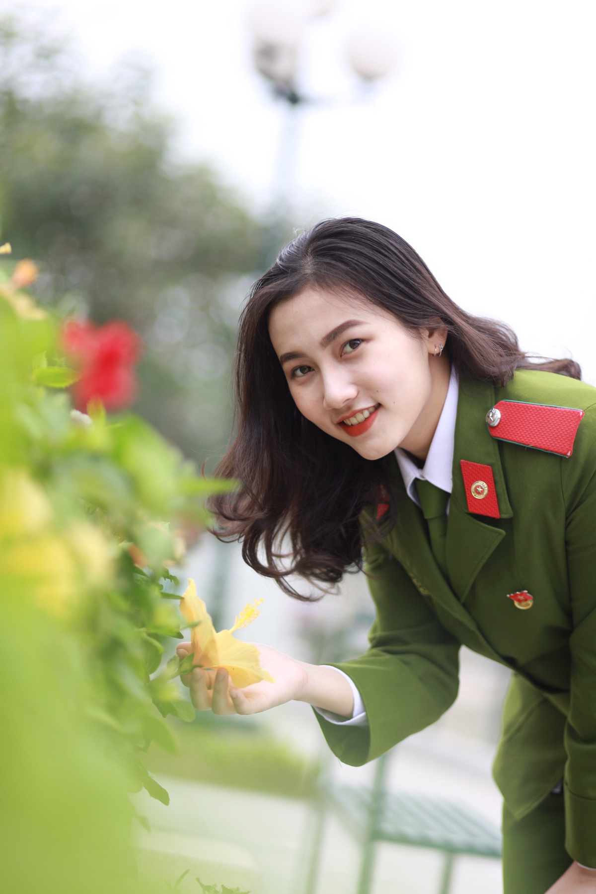 Bên cạnh đó, cô gái sinh năm 1998 còn tích cực tham gia nghiên cứu khoa học với nhiều giải thưởng.