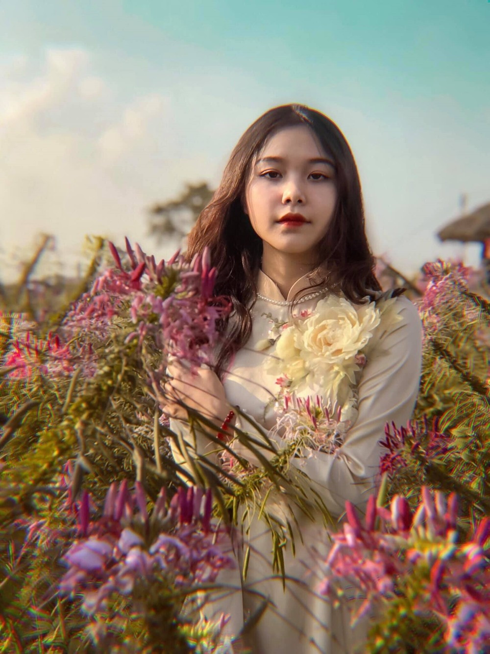 Nhờ sở hữu nhan sắc xinh đẹp nên Diệu Linh cũng nhận lời làm mẫu ảnh review quảng cáo cho các nhãn hàng, thương hiệu.