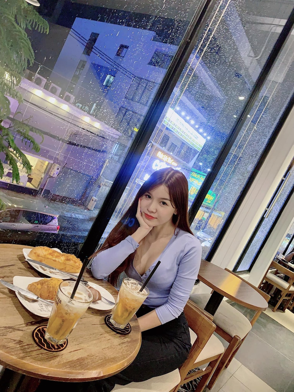 Điều đáng nói là từ khi yêu Đặng Văn Lâm thì Yến Xuân càng xinh đẹp.