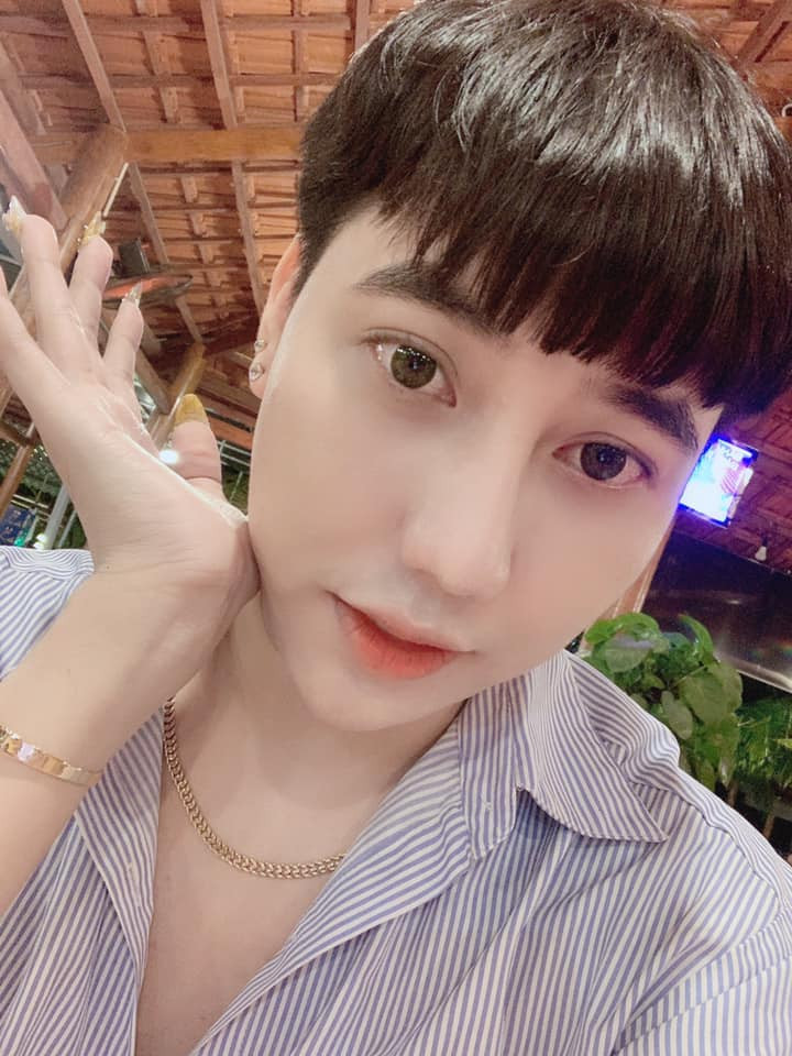 Trước loạt chỉ trích của dân mạng, Huỳnh Đạt cho hay anh không mấy bận tâm, vì đó là con người thật, cá tính thật của bản thân. Ảnh: Facebook nhân vật